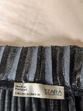Falda plisada Zara plata-negro