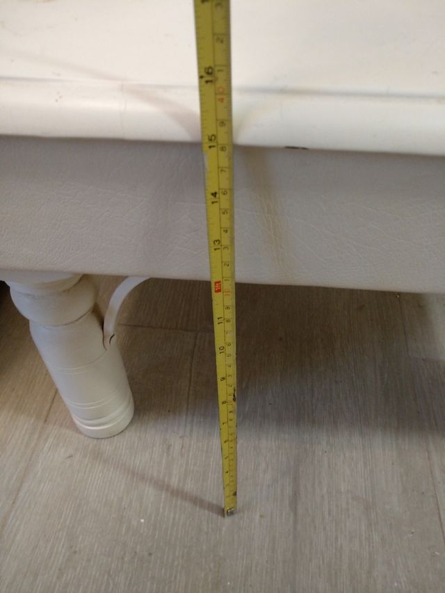 Mesita café blanca madera