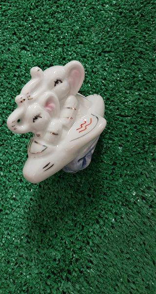 Figura de Elefantes de la suerte en avión