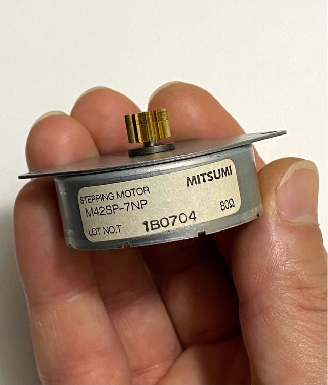 Motore passo-passo 80 Ohm