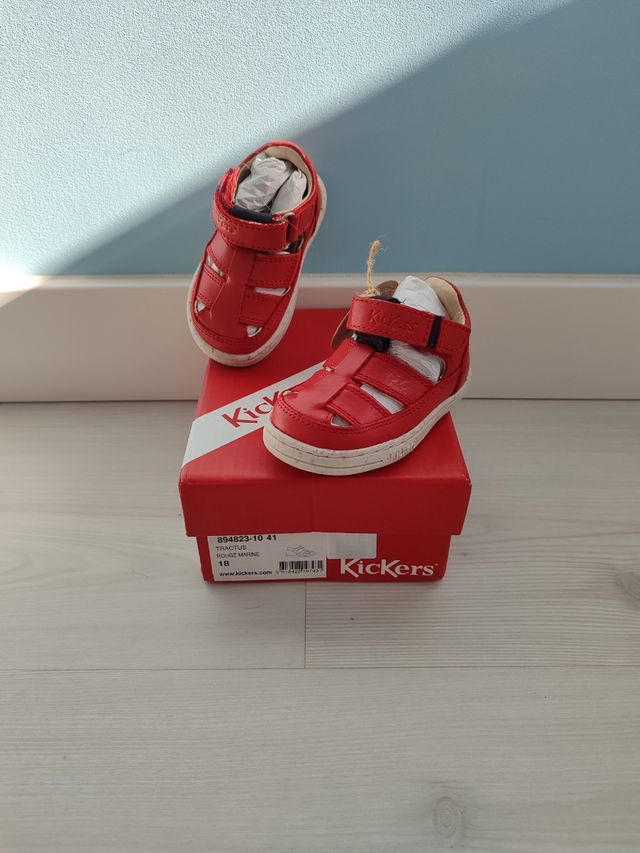 Sandalias Kickers bebé rojas