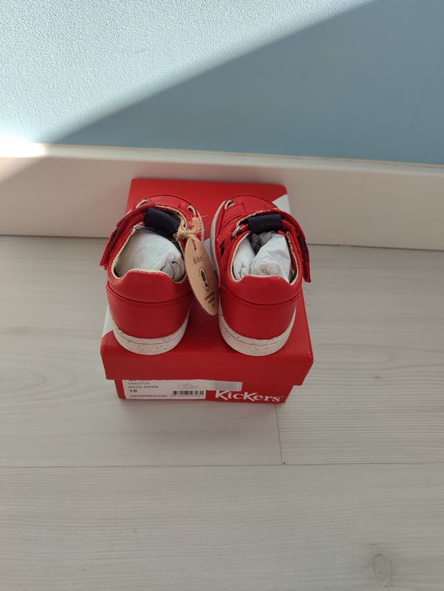Sandalias Kickers bebé rojas