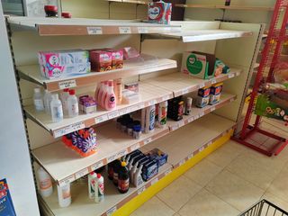 MOBILIARIO DE SUPERMERCADO EN MUY BUEN ESTADO