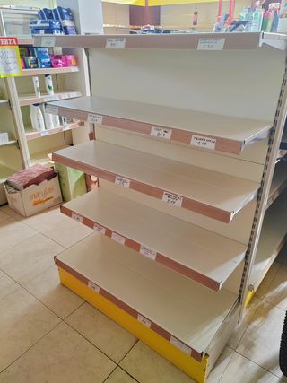 MOBILIARIO DE SUPERMERCADO EN MUY BUEN ESTADO