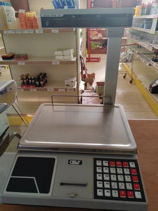 MOBILIARIO DE SUPERMERCADO EN MUY BUEN ESTADO