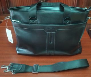 Bolso negro de cuero unisex