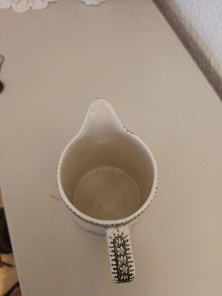 Jarra porcelana estilo antiguo