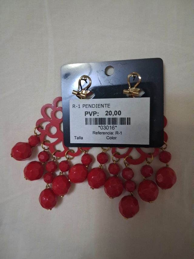 Collar, pendientes y pulsera de flamenca o gitana.