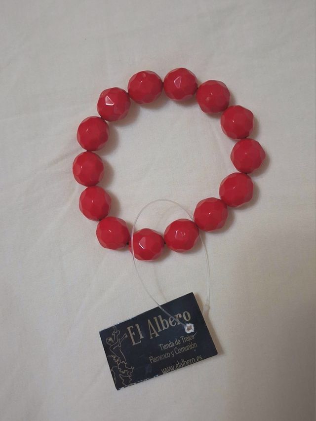 Collar, pendientes y pulsera de flamenca o gitana.