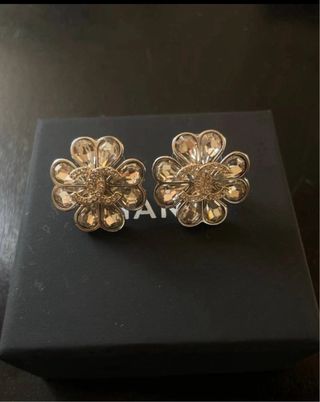 Pendientes Chanel: Flor, Dorado y Plata