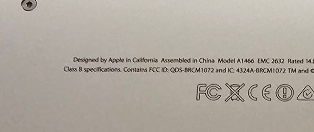 Apple MacBook Air A1466 13" - Windows