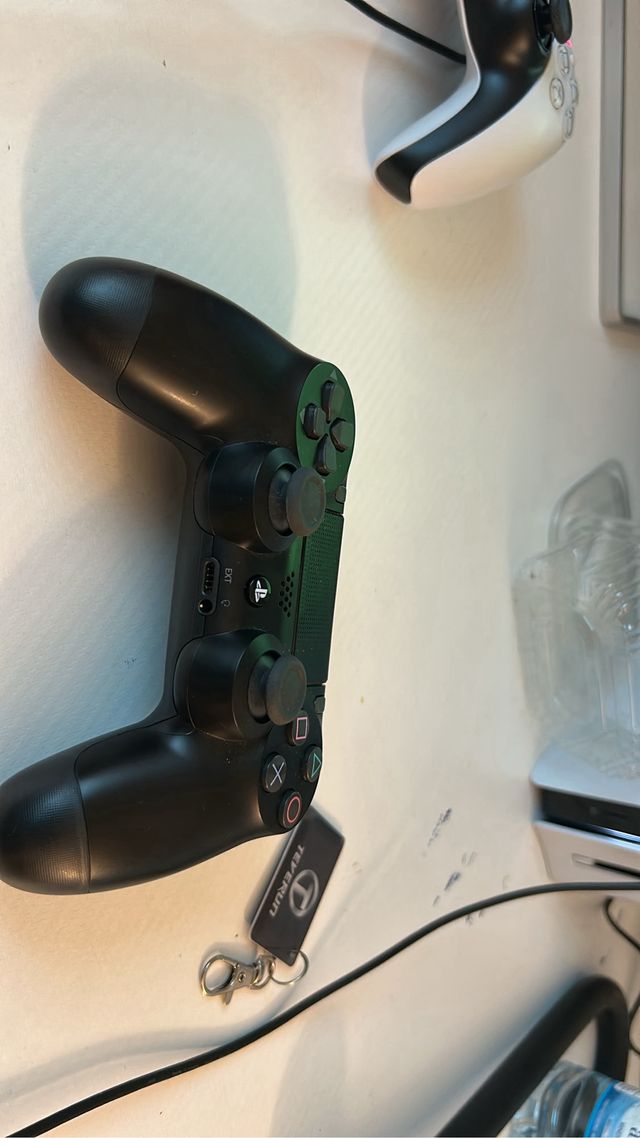 2 Mandos PS4 (PlayStation 4) negros