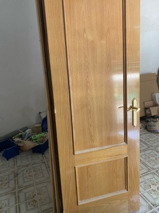 Puerta maciza madera