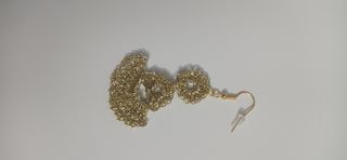 Pendientes dorados crochet