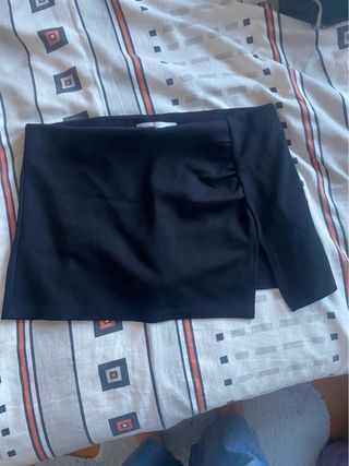 Mini falda negra Bershka