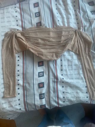 Top Bershka beige brillante