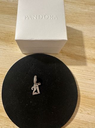 Charm Pandora 21 años plata