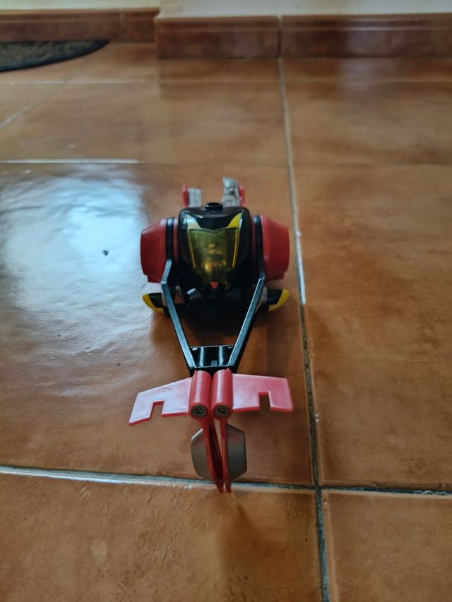 Juguete robot transformable