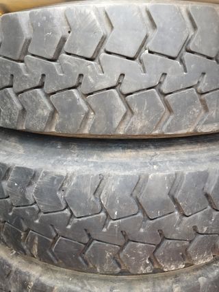 Ruedas estrechas 10.00 r 20