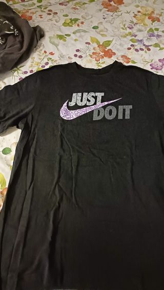 5 Camisetas Nike - Gris y Negra,todas 8€