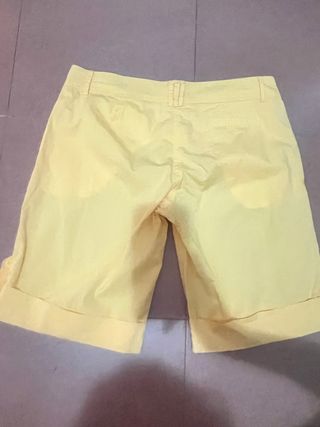 Bermudas amarillas mujer