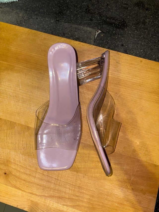 Tacones transparentes rosa palo