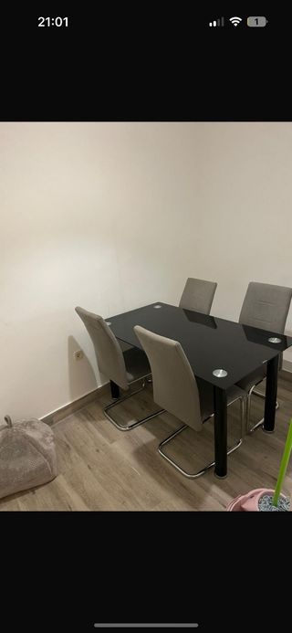 Mesa comedor cristal y sillas