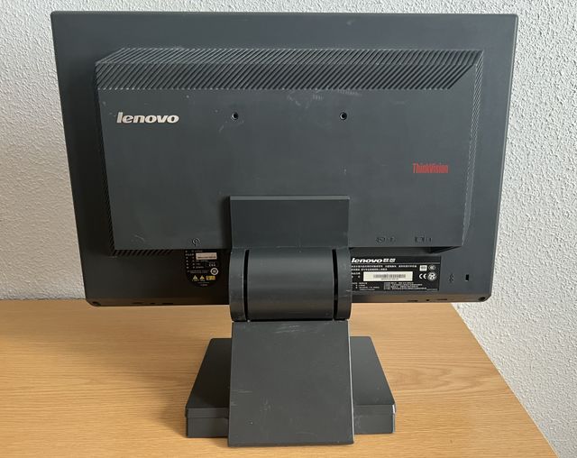 Monitor Lenovo 19 pulgadas - Modelo L197wd