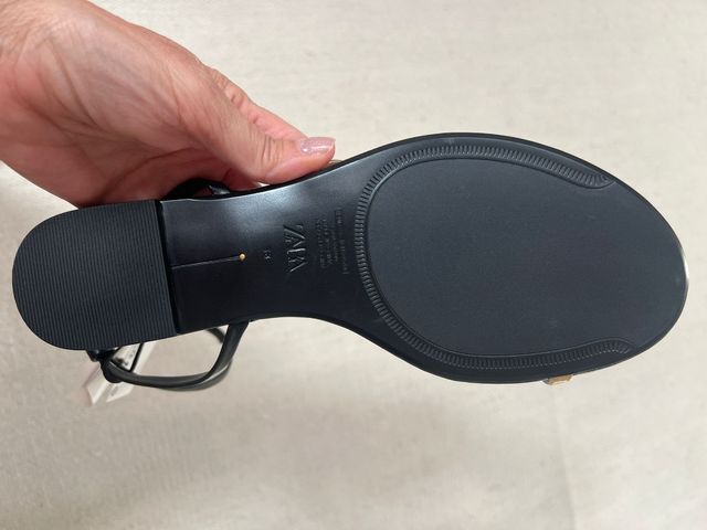 Sandalias planas doradas