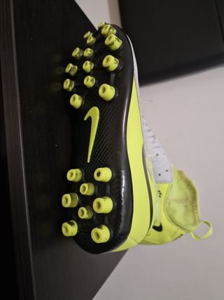 Zapatillas Nike niño césped talla 35