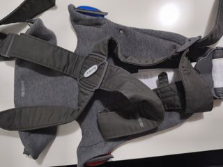 Mochila portabebés BABYBJORN Gris