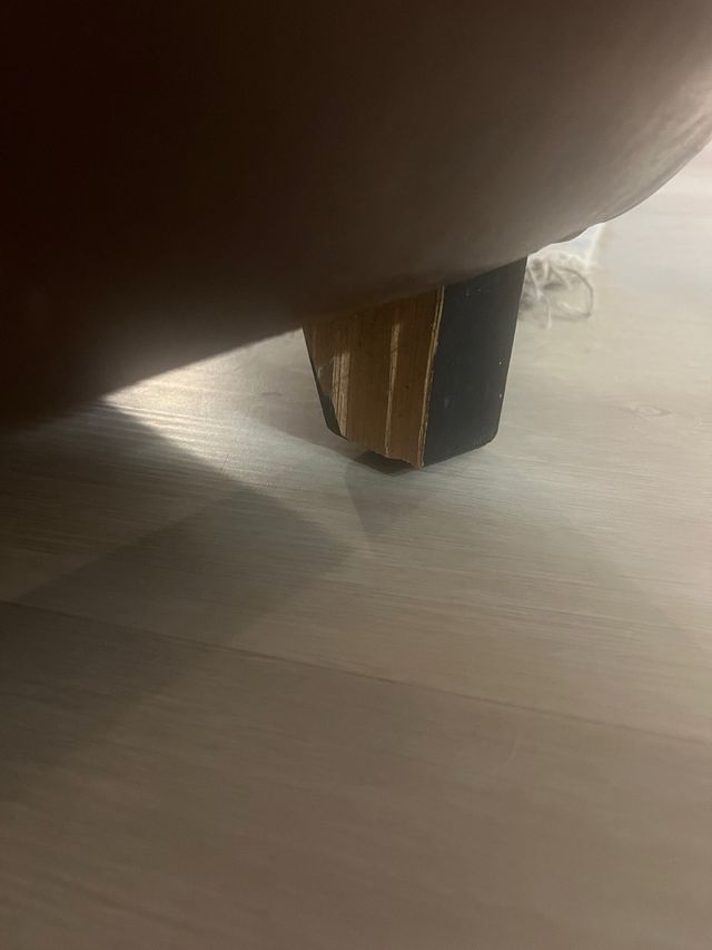 Butaca Chester marrón de cuero