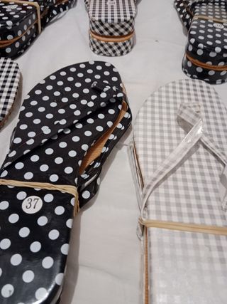 Chanclas mujer blanco y negro -talla 37