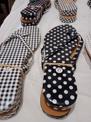 Chanclas mujer blanco y negro -talla 37