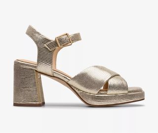 Sandalias Clarks doradas