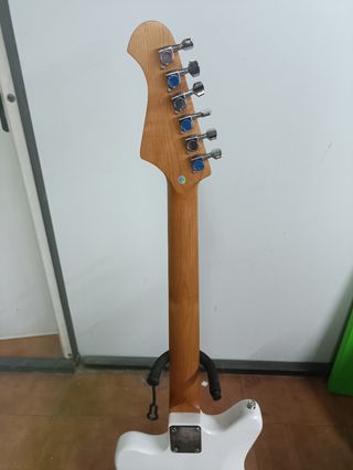 Guitarra Fazley Jazzmaster blanca