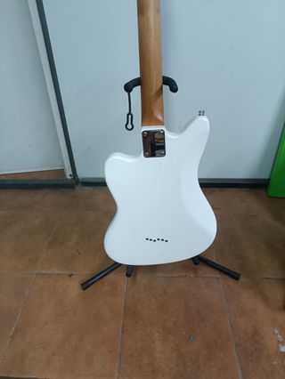 Guitarra Fazley Jazzmaster blanca