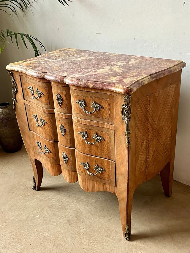 Cómoda bombé histórica original Luis XV