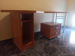 Mesa escritorio + mesilla