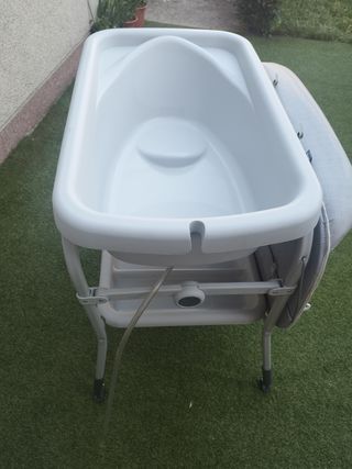 Cambiador bañera bebé - Práctico