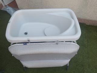 Cambiador bañera bebé - Práctico