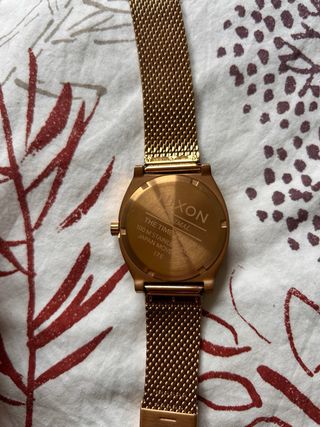 Reloj Nixon dorado