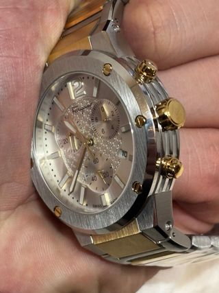Reloj Ferragamo cronografo dorado y plateado 44mm