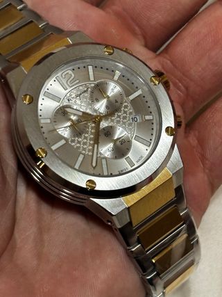 Reloj Ferragamo cronografo dorado y plateado 44mm