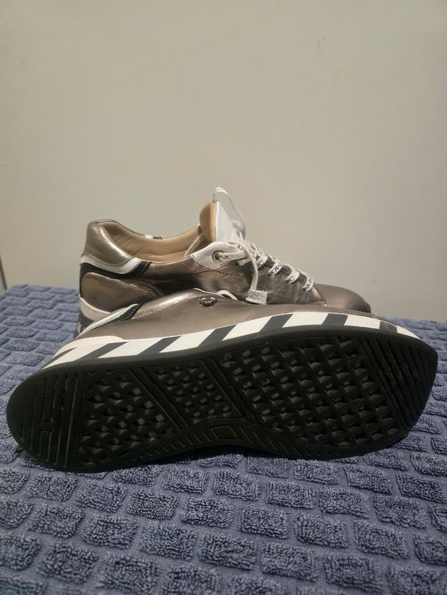 Zapatillas NEMONIC mujer 39 metalizado, piel.