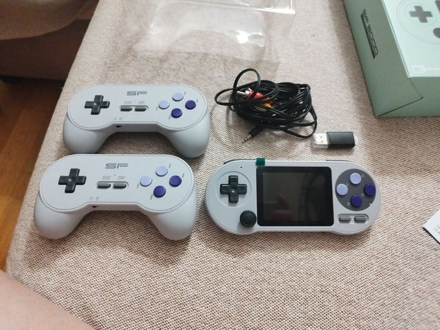 SF2000 - Consola Retro Gris