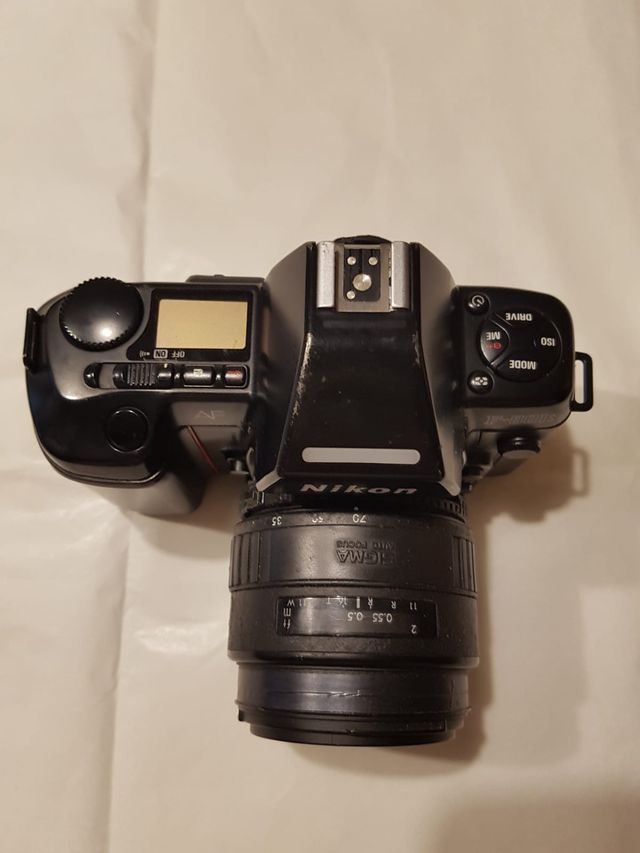 Fotocamera Nikon F801 + custodia subacquea Nexus