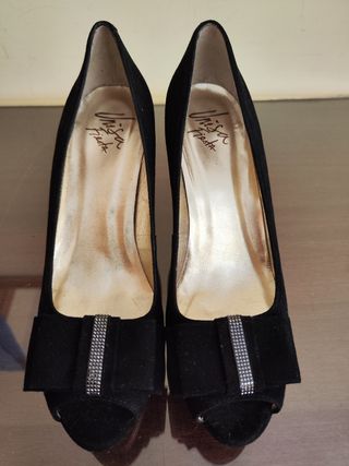 Zapatos tacón aguja negros