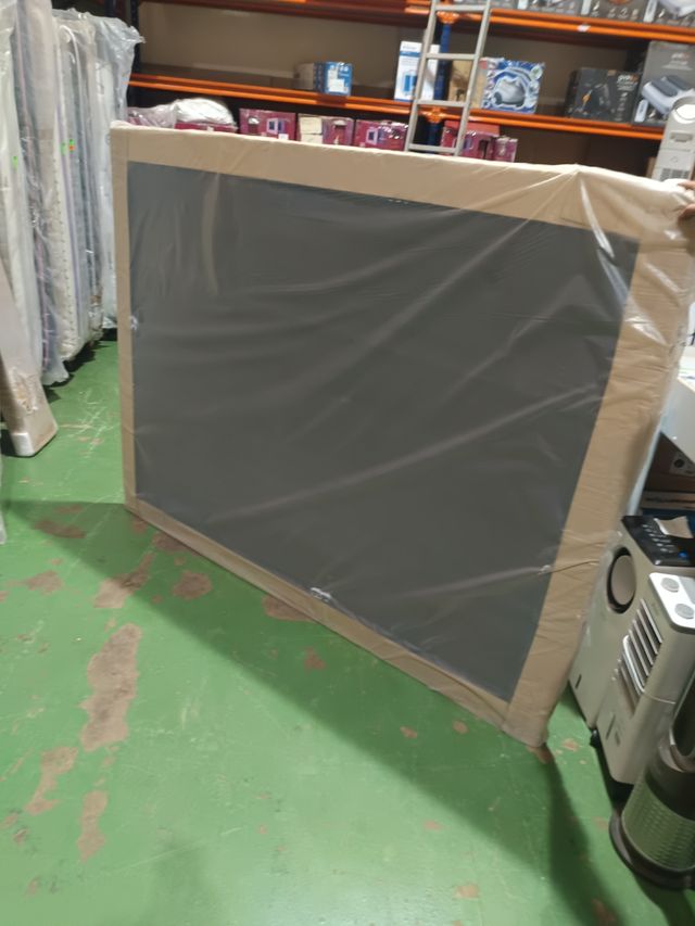 Canapés completos de madera blanco