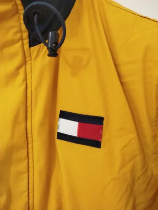 Chaqueta acolchada Tommy Hilfiger amarilla
